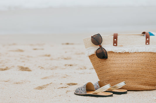 Unveiling the Secret to the Perfect Beach Towel: The Power of Sand-Free Quick Dry Material