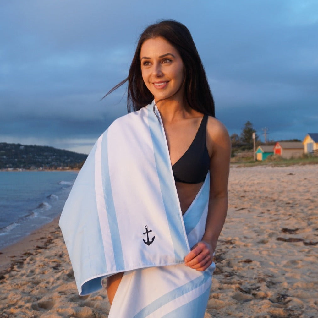 Giant Lightweight Quick Dry Beach Towel With Pockets - Perfect Travel Gift
